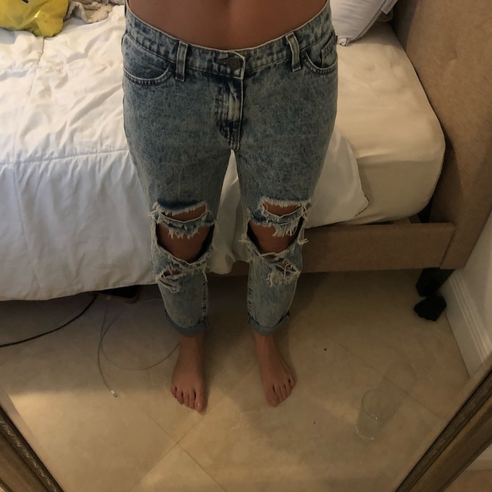 SNEAK PEEK DISTRESSED DENIM